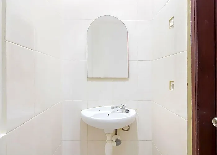 Oyo 2836 Sekar Sari